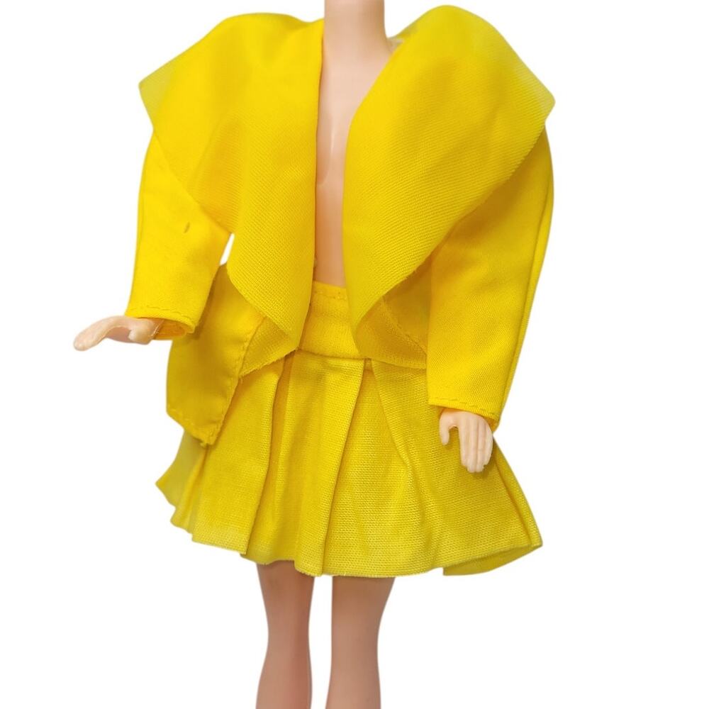 1987 Vintage Bright & Breezy Barbie Fashion Top !#4529 + Yellow Pleated Skirt